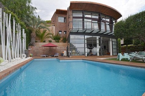 4 dormitorios House en Teia, Spain No. 25293 2