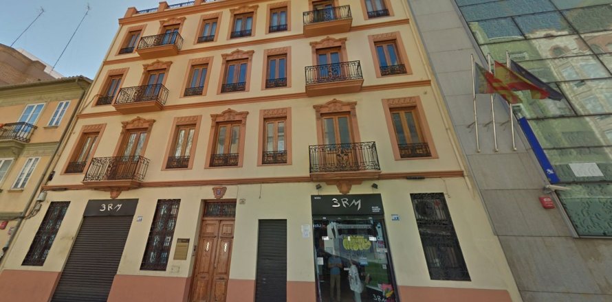 768m² Commercial property en Valencia, Spain No. 25294