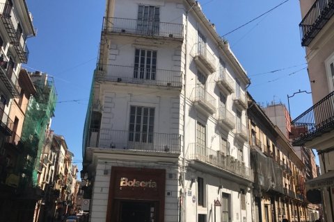 1145m² Commercial property in Valencia, Spain No. 25297 3