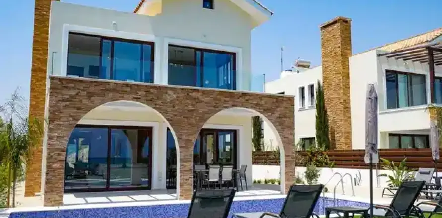 5 bedrooms House in Ayia Napa, Cyprus No. 28754