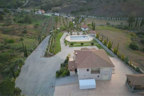 6 bedrooms Villa in Kalo Chorio, Cyprus No. 63594 2