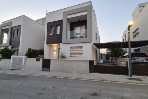 3 bedrooms House in Geroskípou, Cyprus No. 37250 16