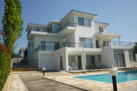 5 bedrooms Villa in Erimi, Cyprus No. 45368 1