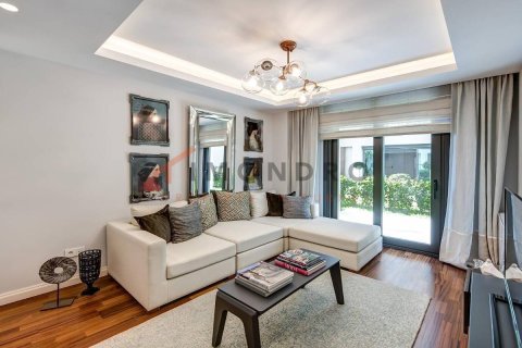 2+1 Apartment in Beyoglu, Turkey No. 17707 6