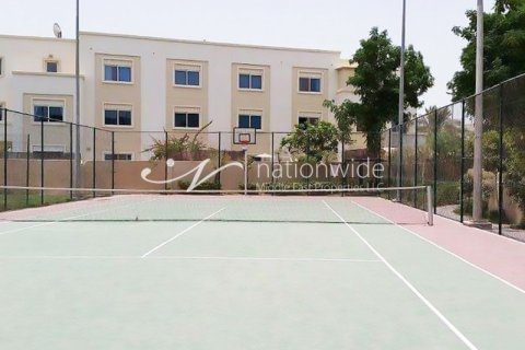 5 dormitorios Villa en Abu Dhabi, UAE No. 3400 4