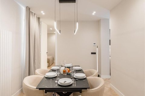 2 dormitorios Apartment en Madrid, Spain No. 27477 9