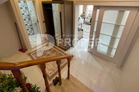 4 rooms Appartement à Tosmur, Turkey No. 12727 5