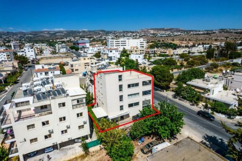 479m² Commercial property in Paphos, Cyprus No. 47587 3