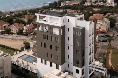 3 bedrooms Apartment in Pyrgos, Cyprus No. 32657 2