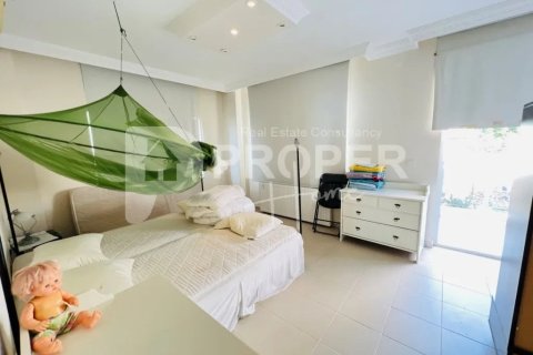 5 rooms Appartement à Demirtas, Turkey No. 12893 9