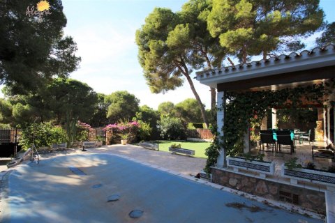 6 bedrooms Villa in Campoamor, Spain No. 25536 9