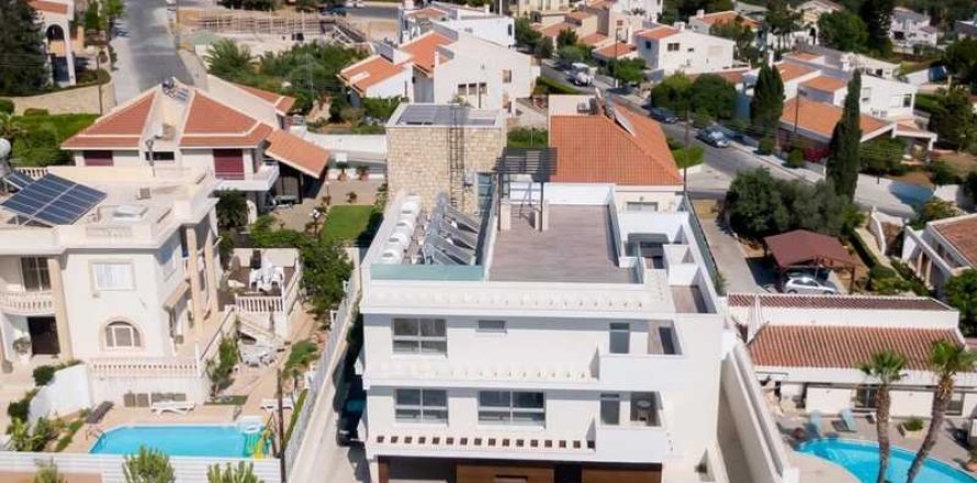 2 dormitorios Apartment en Germasogeia, Cyprus No. 65707