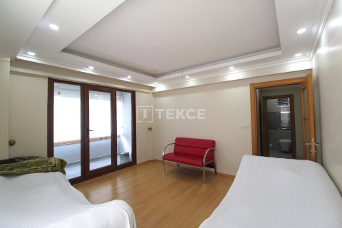 6+1 Apartment in Istanbul, Turkey No. 17525 6