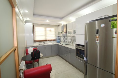 6+1 Apartment in Istanbul, Turkey No. 17525 11