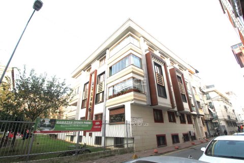 6+1 Apartment in Istanbul, Turkey No. 17525 17