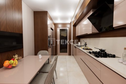 4+1 Apartment en Bueyuekcekmece, Turkey No. 17524 18