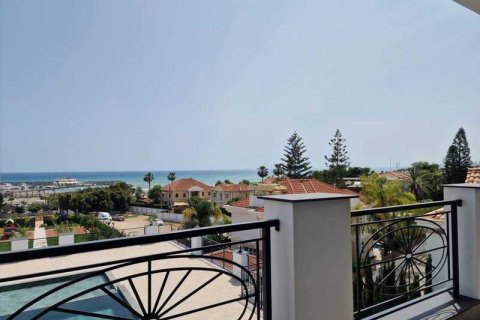 2 dormitorios Apartment en Parekklisia, Cyprus No. 33502 3