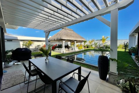 3 bedrooms Villa in Grand Baie, Mauritius No. 60870 1