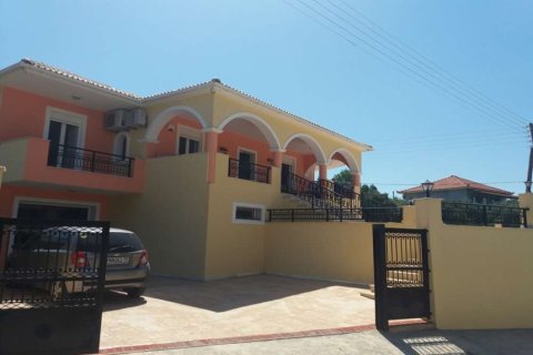 3 bedrooms Villa in Zakynthos, Greece No. 28120 4