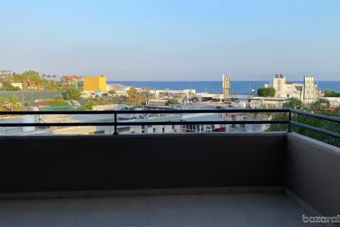 3 bedrooms Apartment in Germasogeia, Cyprus No. 32743 2