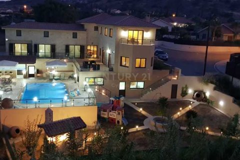 6 bedrooms Villa in Parekklisia, Cyprus No. 31725 1