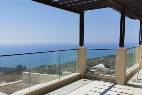 4 bedrooms Villa in Paphos, Cyprus No. 37662 3