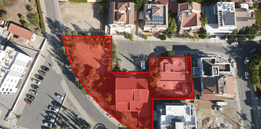 1805m² Land à Kato Polemidia, Cyprus No. 43868