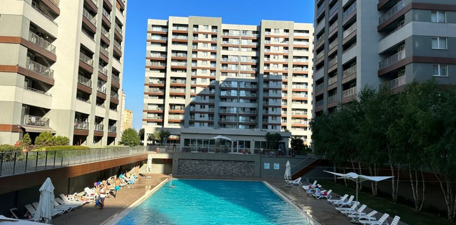 3+1 Apartment en Istanbul, Turkey No. 15189