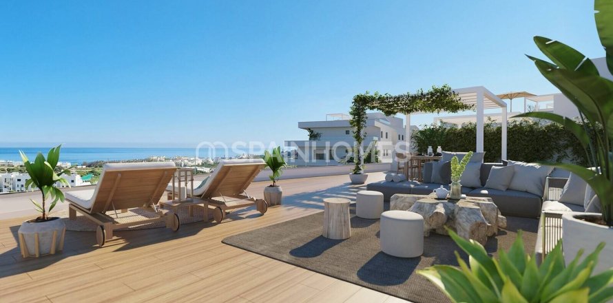 4 bedrooms Penthouse in Estepona, Spain No. 26567