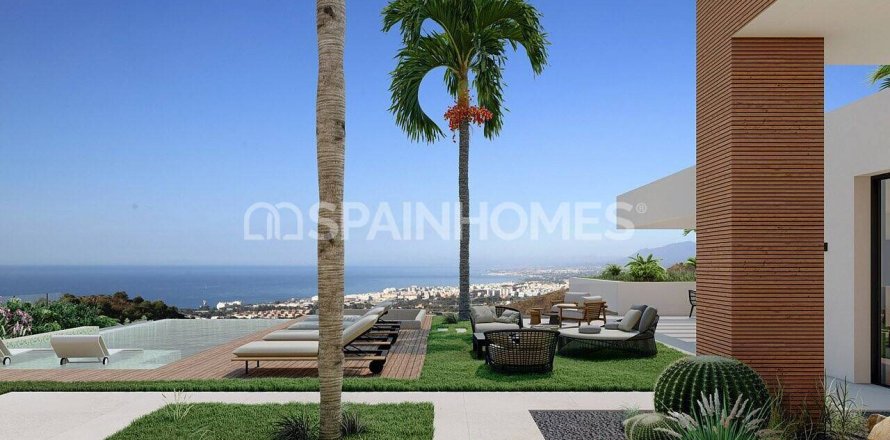 4 bedrooms Villa in Marbella, Spain No. 25687