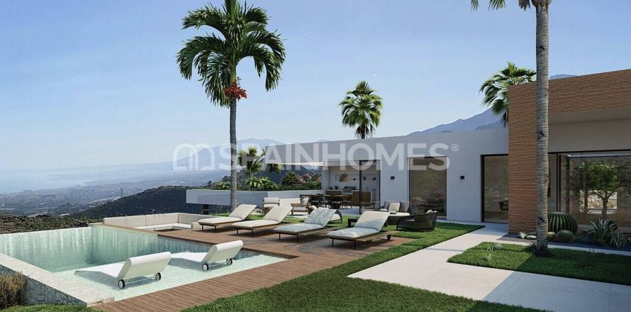 4 bedrooms Villa in Marbella, Spain No. 25687