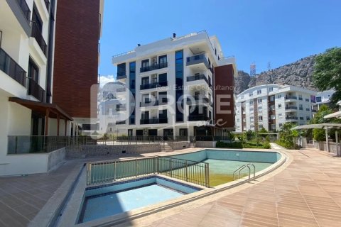 3 rooms Apartment in Konyaalti, Turkey No. 10868 1