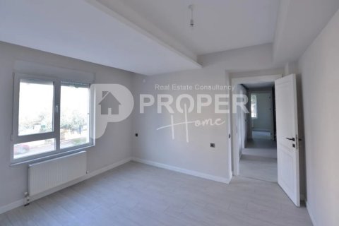 3 rooms Appartement à Muratpasa, Turkey No. 10859 5