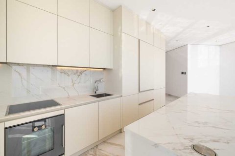 3 bedrooms Apartment in Limassol, Cyprus No. 77396 3