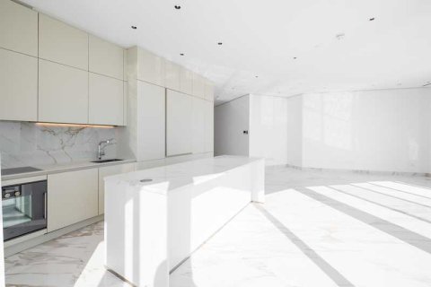 3 bedrooms Apartment in Limassol, Cyprus No. 77396 7