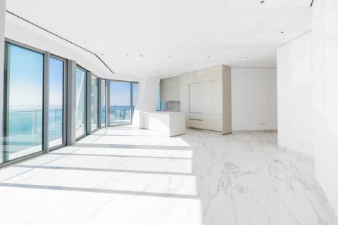 3 bedrooms Apartment in Limassol, Cyprus No. 77396 8
