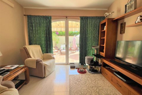 4 bedrooms Villa in Calpe, Spain No. 26637 2