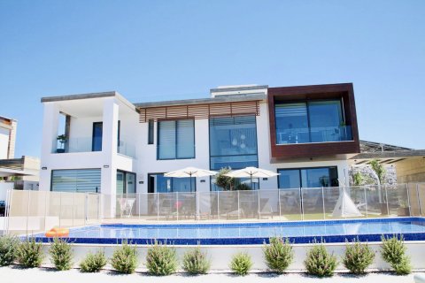 4 bedrooms Villa in Paphos, Cyprus No. 37734 3