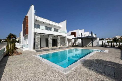 5 bedrooms House in Protaras, Cyprus No. 30239 1