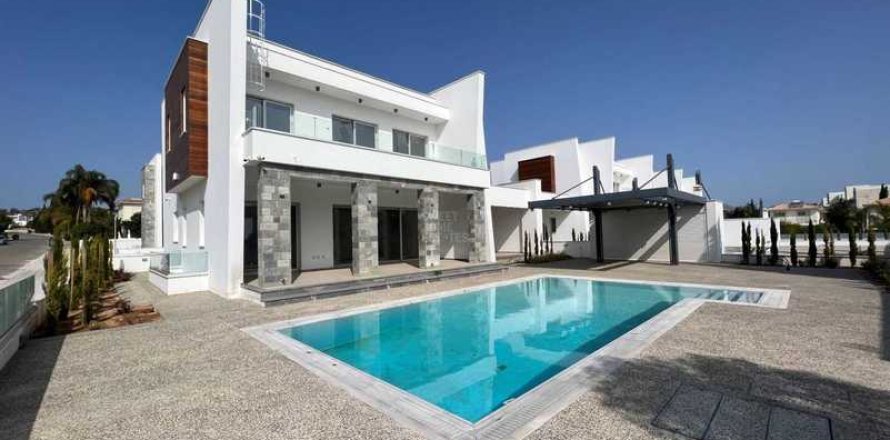 5 bedrooms House in Protaras, Cyprus No. 30239