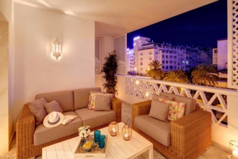 2 dormitorios Apartment en Puerto Banus, Spain No. 25131 1