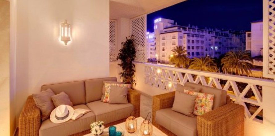 2 dormitorios Apartment en Puerto Banus, Spain No. 25131