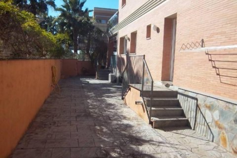 6 dormitorios House en Salou, Spain No. 25148 4