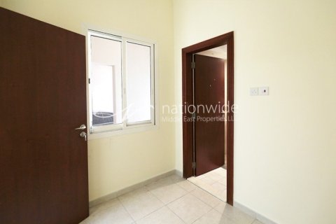 2 bedrooms Villa in Abu Dhabi Gate City, UAE No. 3597 5