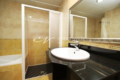 2 bedrooms Villa in Abu Dhabi Gate City, UAE No. 3597 4