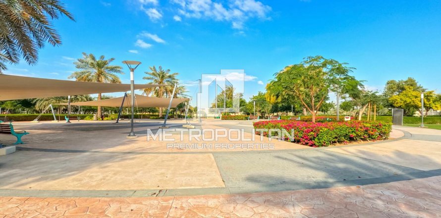 931m² Land in Nad Al Sheba 1, UAE No. 8084