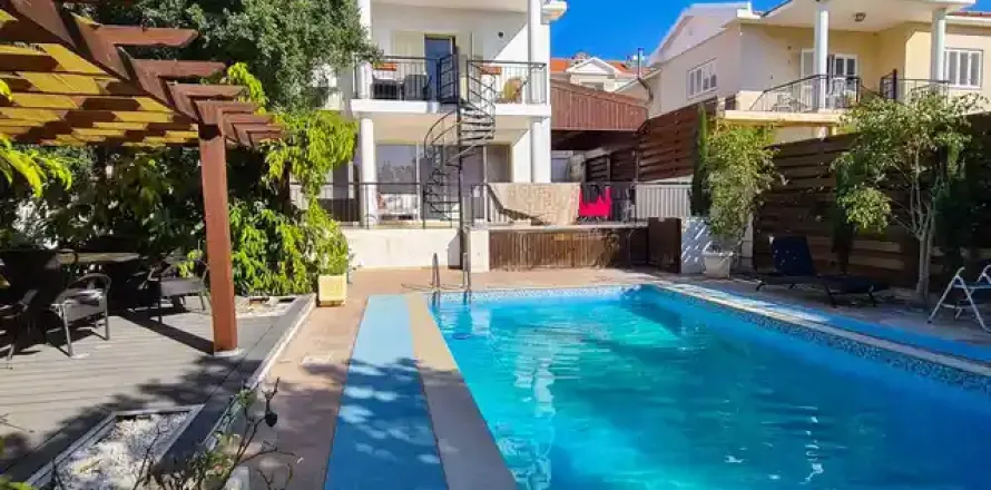 3 bedrooms Villa in Parekklisia, Cyprus No. 30417