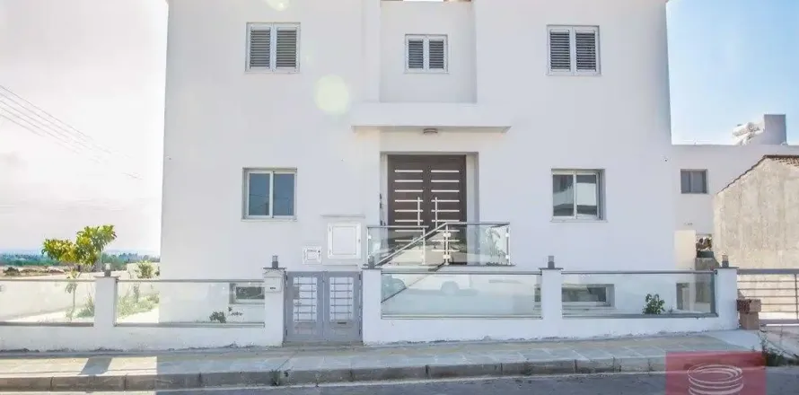 4 bedrooms Villa in Frenaros, Cyprus No. 31034