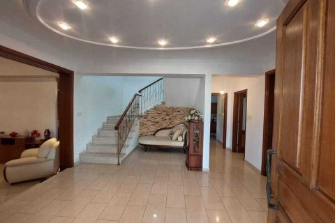 5 bedrooms House in Limassol, Cyprus No. 31668 3