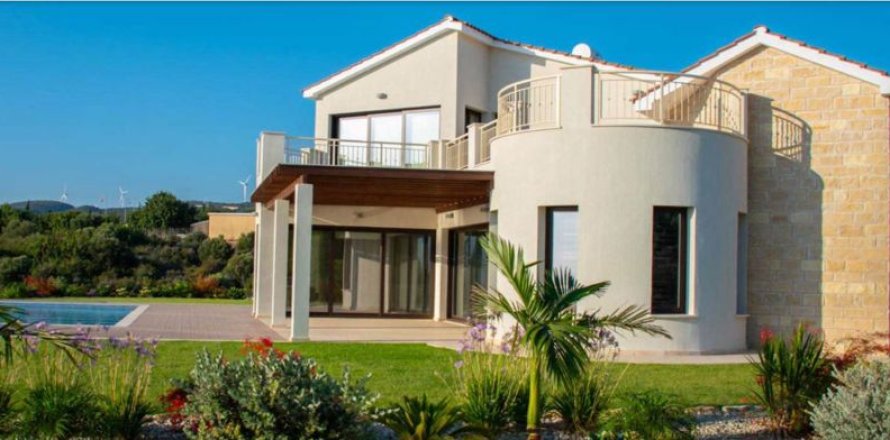 3 bedrooms Villa in Kouklia, Cyprus No. 36943